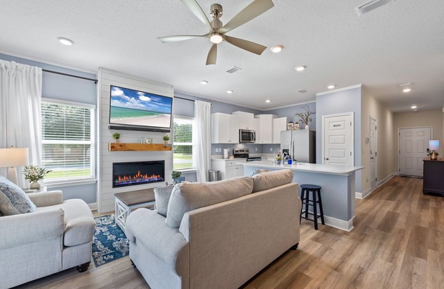 Lazy Day Beach House in Gulf Breeze
