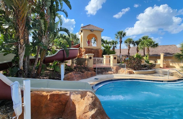 Lazy river resort close to theme parks
