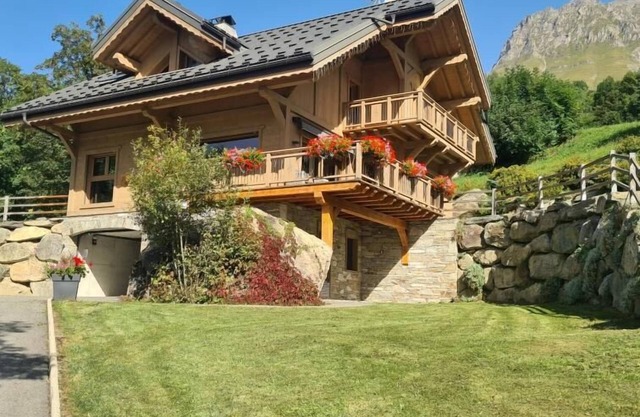 LE Chalet DU Rocher - Albiez Montrond