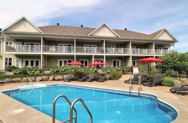 Le Champlain 101| Condo Duplex avec Piscine