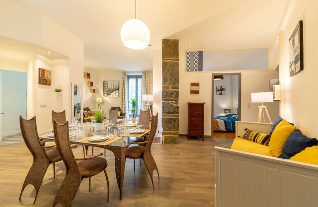 Le Contemporain, Hyper-center, 80m², 8 pers.