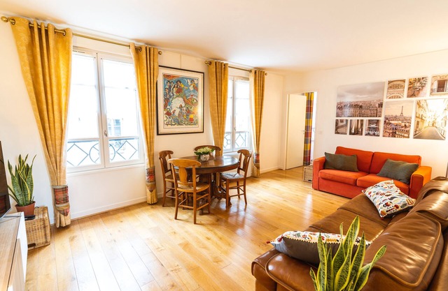 Le Daguerre : Classic French Apartment on Trendy Rue Daguerre