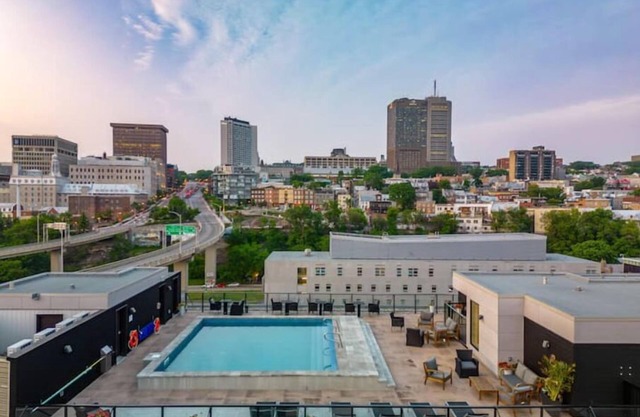 Le Downtown (rooftop pool and gym)