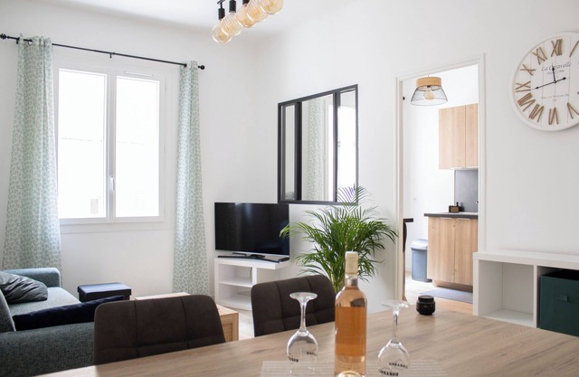 Le Farioli, spacious apartment in the center of Bandol