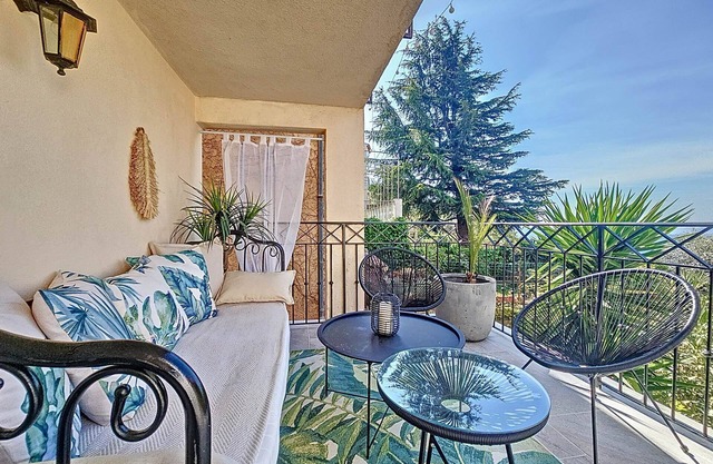 Le Figuier de Saint-Cé - Small garden - Terrace - View