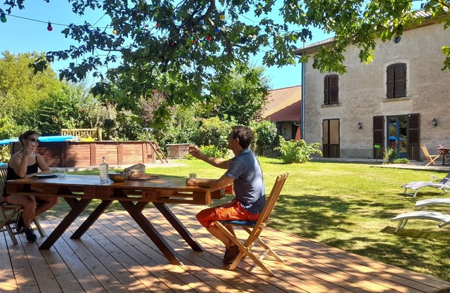 Le Grenier du Chêne, sweet cottage between Bresse and Burgundy, 12 to 15 people