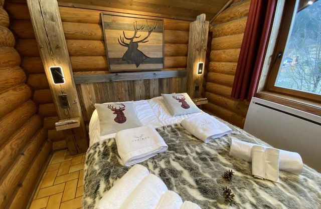 LE GRAND CERF Chalet en rondins avec SPA Jacuzzi