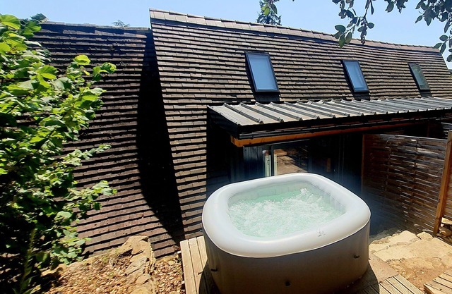 Le gros chêne, Jacuzzi privé jardin, Near Sarlat, Rocamadour, Lascaux, Padirac
