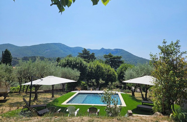 LE MAËLIA 5☆ The countryside 350M (5min walk) from the town center