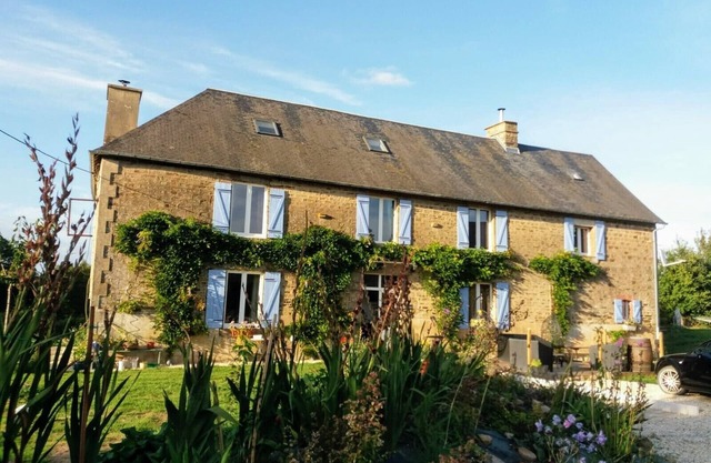 Le Manoir 17c Manor House