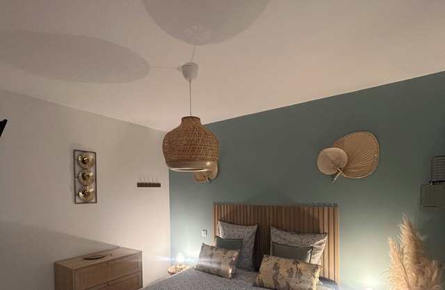 "Le meublé". apartment with unlimited jacuzzi near Mont-Saint-Michel