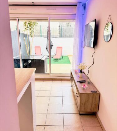 Le Petit Oasis