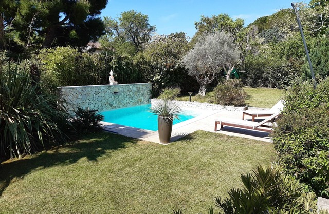 LE PETIT PARADIS PROVENCAL in the chic, quiet district of AUBAGNE.