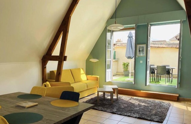 Le Roelens-Apartment-Luxury-Ensuite-Landmark view
