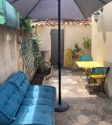 Le studio D'auguste- Cœur de Nîmes-chaleureux-emplacement idéal