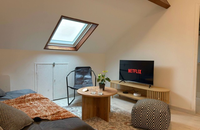 Le toit de Paris - Three Bedroom Apartment, Sleeps 6