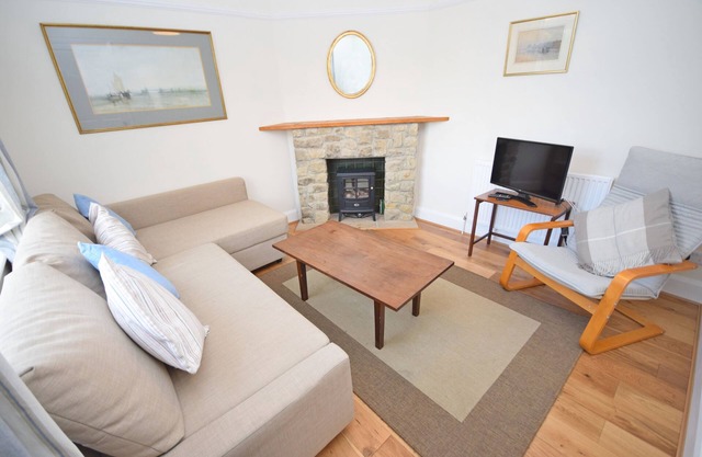 Leaview, Midhurst - a family house that sleeps 5 guests in 3 bedrooms