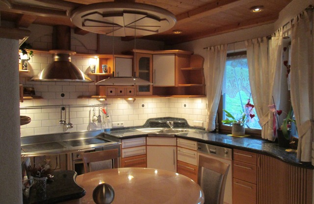 LEE'S HERZNESCHTL great vacation apartment in Rodeneck for 2 people