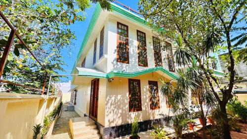Lee Villa
