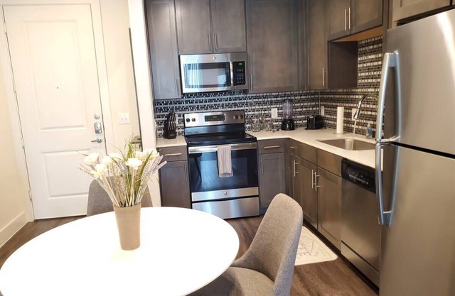 LegacyWest|Corporate|2Bed|Courtyard View