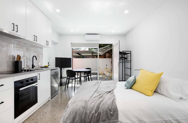 "Lemon & Salt" Studio Glenelg
