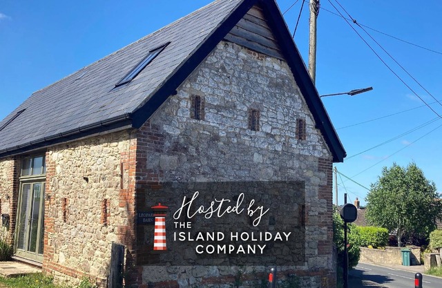 Leopards Barn - a barn conversion that sleeps 5 guests in 2 bedrooms