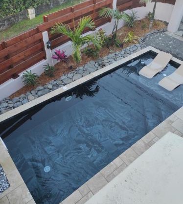 Les caze de la mer cassée avec piscine