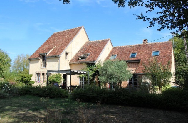 Les denisots 12/14 pers private heated pool, quiet location