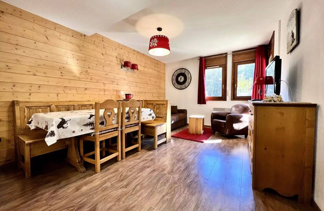 Les Evettes Chalets - Apartment six people, residence with swimming pool at the foot of the slopes