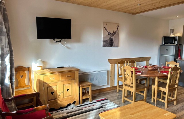 Les Gets - Renovated apartment near slopes, free shuttle, parking