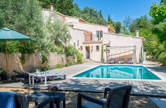 Les Hautes Roches - Three Bedroom Villa, Sleeps 6