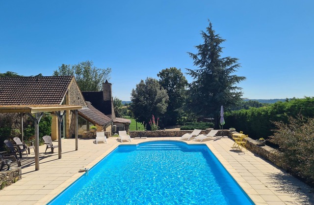 Les Hautes Vignes - A beautiful stone property, with private heated pool