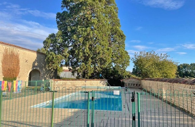 Les Hirondelles lovely house set in South West France