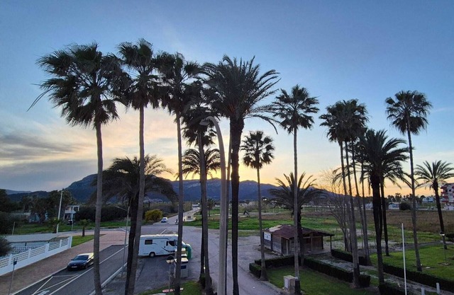 Les jardins de Tavernes Spacious, pleasant apartment a stone's throw from the beach