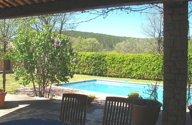 Les Moulieres - Provencal Farmhouse with private pool and separate guest house