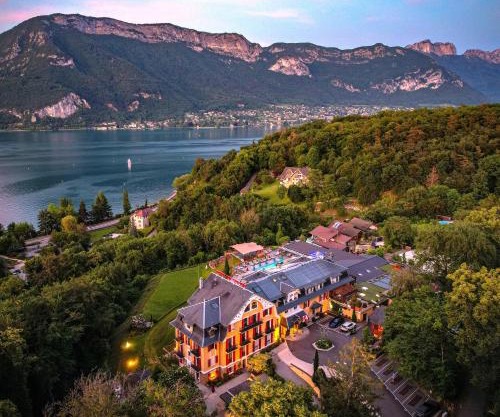 Les Trésoms Lake and Spa Resort