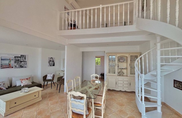 Les Tropéziennes - Chic Triplex Balcony Marina View