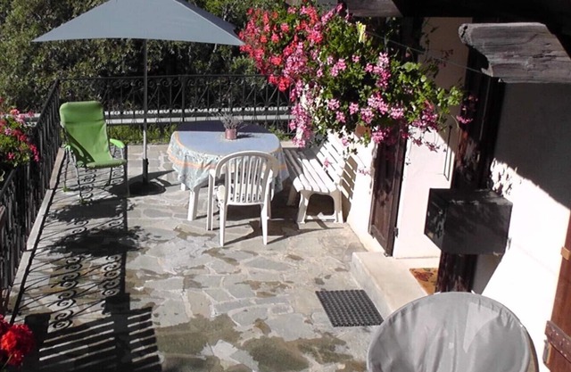 Les VIGNEAUX Hautes Alpes, House 4 people, with beautiful panoramic terrace,