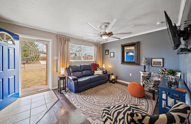Let D's Cozy Cottage Provide a Comfortable Stay!