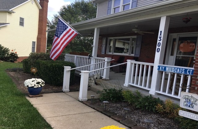 Lexington Apt. with parking & private entrance Preview listing