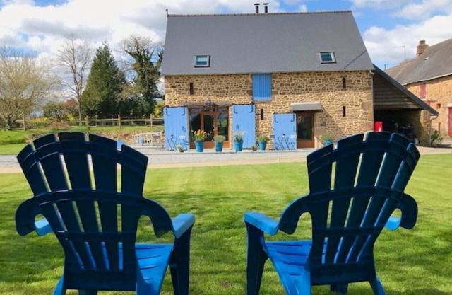 L’HIRONDELLE - Luxury Barn renovation on the Normandy/Loire border for couples
