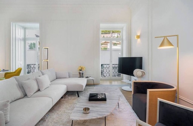 Liberdade Deluxe Apartment | AC | S-Pool | Parking