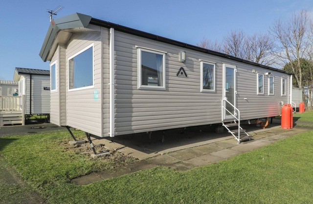 LIDO GOLD 120, family friendly, country holiday cottage in Prestatyn