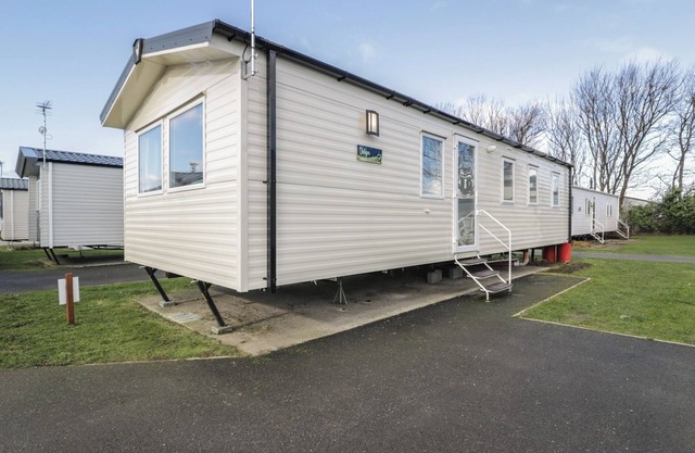 LIDO SILVER PLUS 111, family friendly in Prestatyn