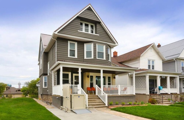 “Life is Good” Wheelchair Accessible Stay Near the Falls