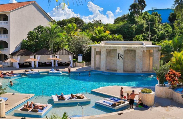 Lifestyle Vacations Presidential Suites with 2 Bedrooms
