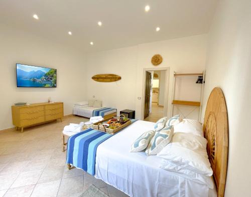 LIGEA APARTMENT - Bright Mediterranean Home with Bali-Inspired Touches - Central Anzio near Sea, Train and Bus Station