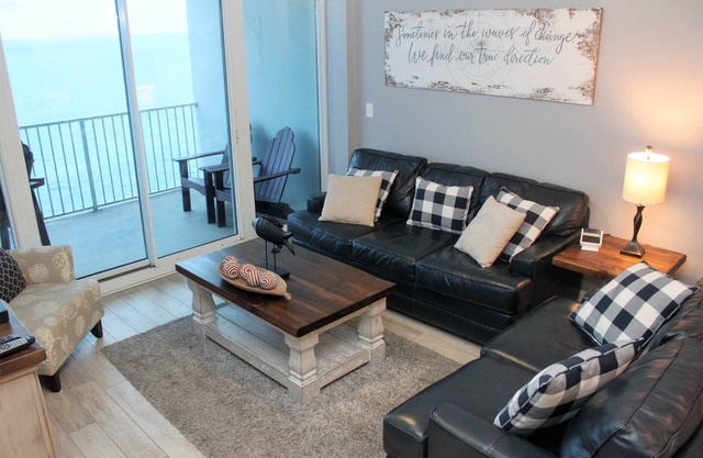 Lighthouse 1811 - Penthouse View Without The Penthouse Price