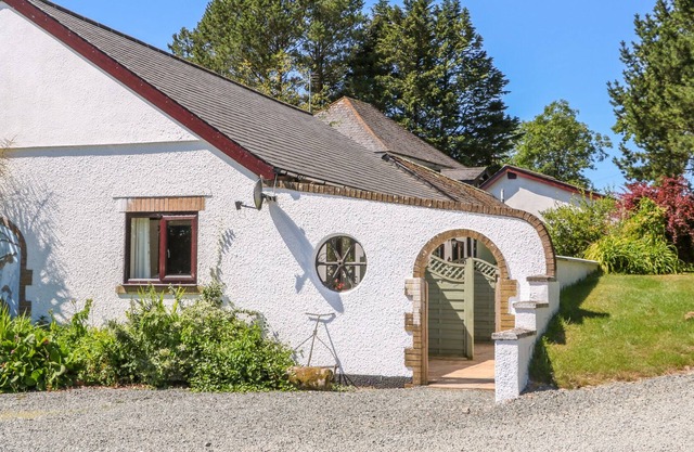 LIGHTY, pet friendly, country holiday cottage in Halwill Junction