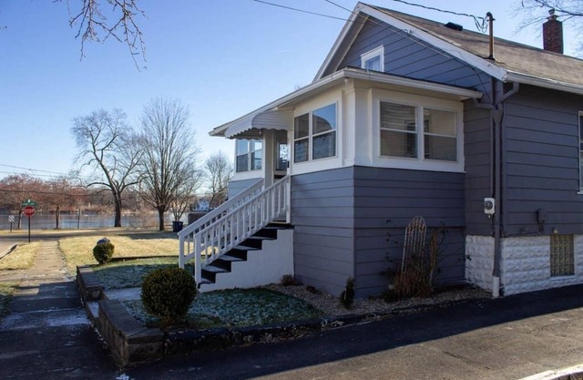 Lil' Lake House - Dog and Family Friendly, 2 BR